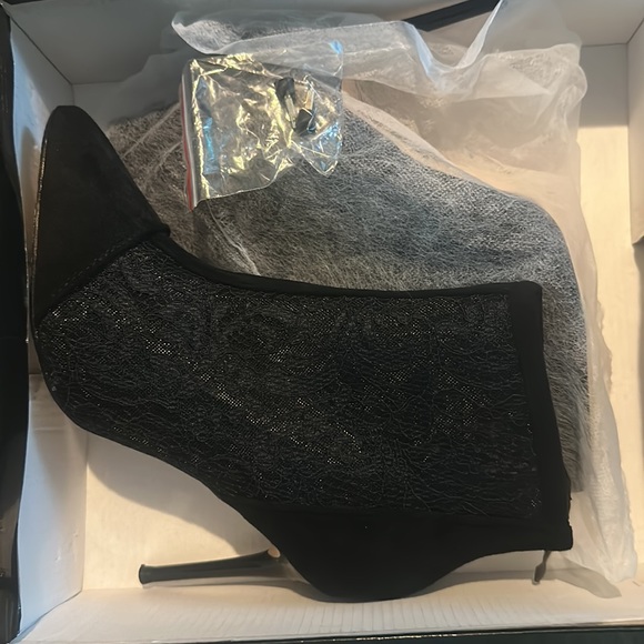 NWT New York & company Bria Lace Bootie size 7 - Picture 8 of 12